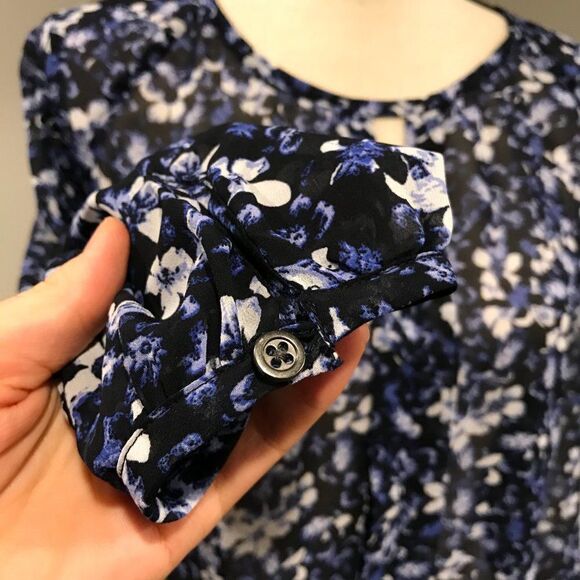 NWT Banana Republic floral blouse - Picture 2 of 10